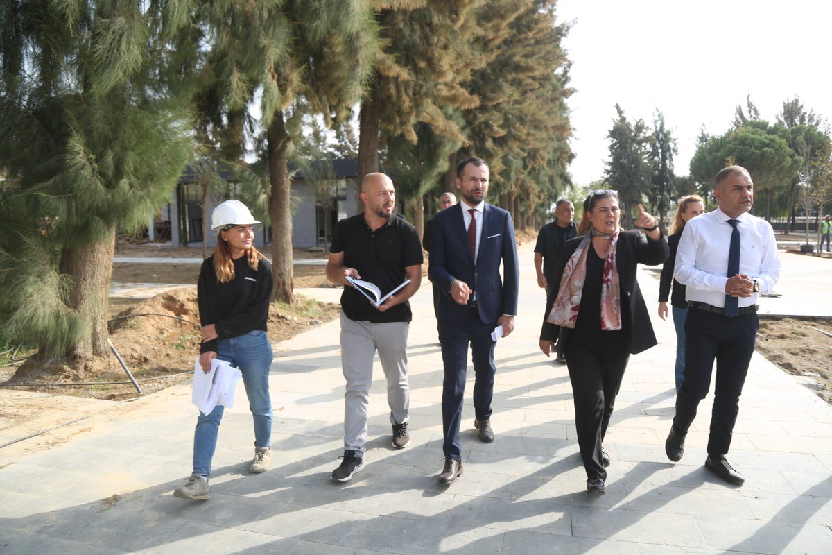 OZLEM_CERCIOGLU's tweet photo. 31 bin metrekare büyüklüğe sahip, Mimar Sinan Parkı yapım çalışmalarında incelemelerde bulunduk. 

Daha yeşil bir Aydın için çalışmaya devam edeceğiz. https://t.co/VVlsowpooQ