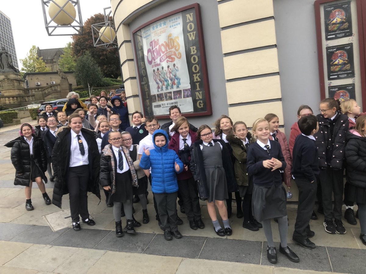 ASALeavers23's tweet photo. We’ve all arrived, taken our seats and super excited to see the show. @ASALeavers24 @ASALeavers25 @ASADarfield https://t.co/nQccpgtoxX