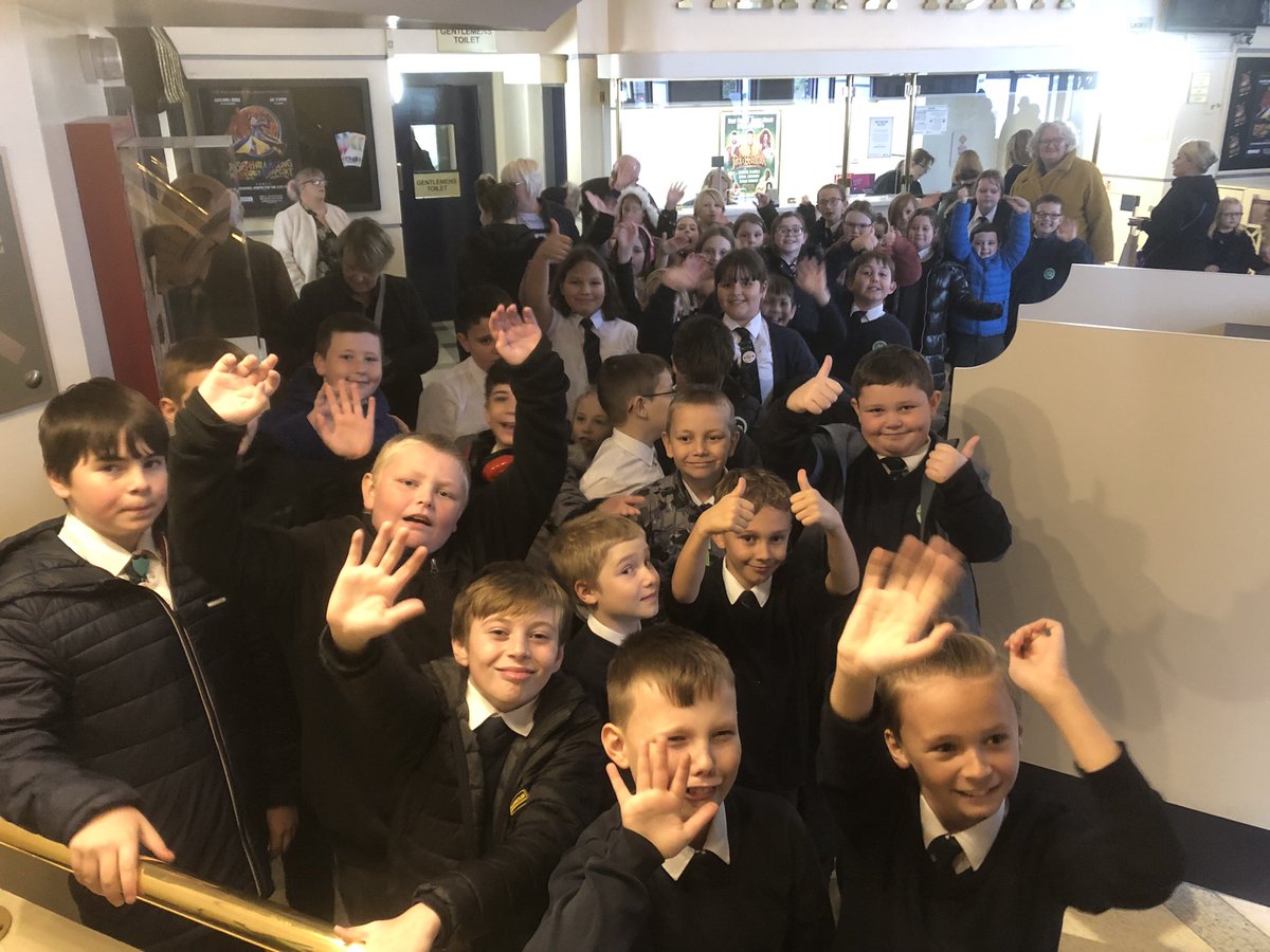ASALeavers23's tweet photo. We’ve all arrived, taken our seats and super excited to see the show. @ASALeavers24 @ASALeavers25 @ASADarfield https://t.co/nQccpgtoxX