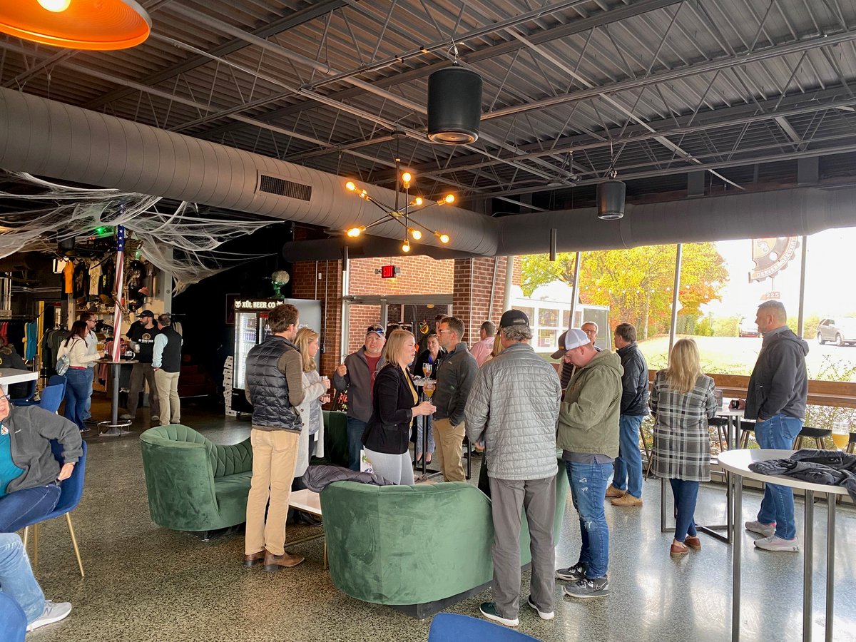 HBAGK's tweet photo. We had another great turnout for our monthly Brew Tour social, this month at Xul Beer Company, one of the coolest buildings in downtown Knoxville! Thanks to everyone who attended and we hope to see even more members at our last two stops of the year. #HBAGK #XULBEER https://t.co/CdbJISw36t