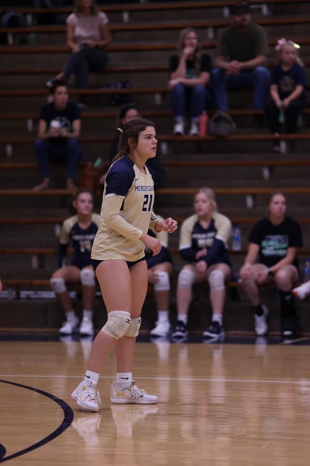 Congratulations to our RECORD BREAKER - Madison Frieden!! 
She has broke the Career Service Aces record set by Karli Stineman (2017, 2018, 2019) of 99 career aces. 
With games still left MADI is currently at 103 career aces for her 2 years at Varsity (2021, 2022)!!
