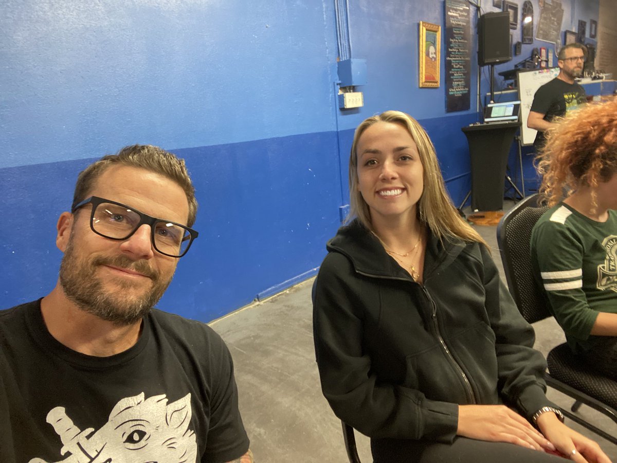 100.7 The Wolf tweet media