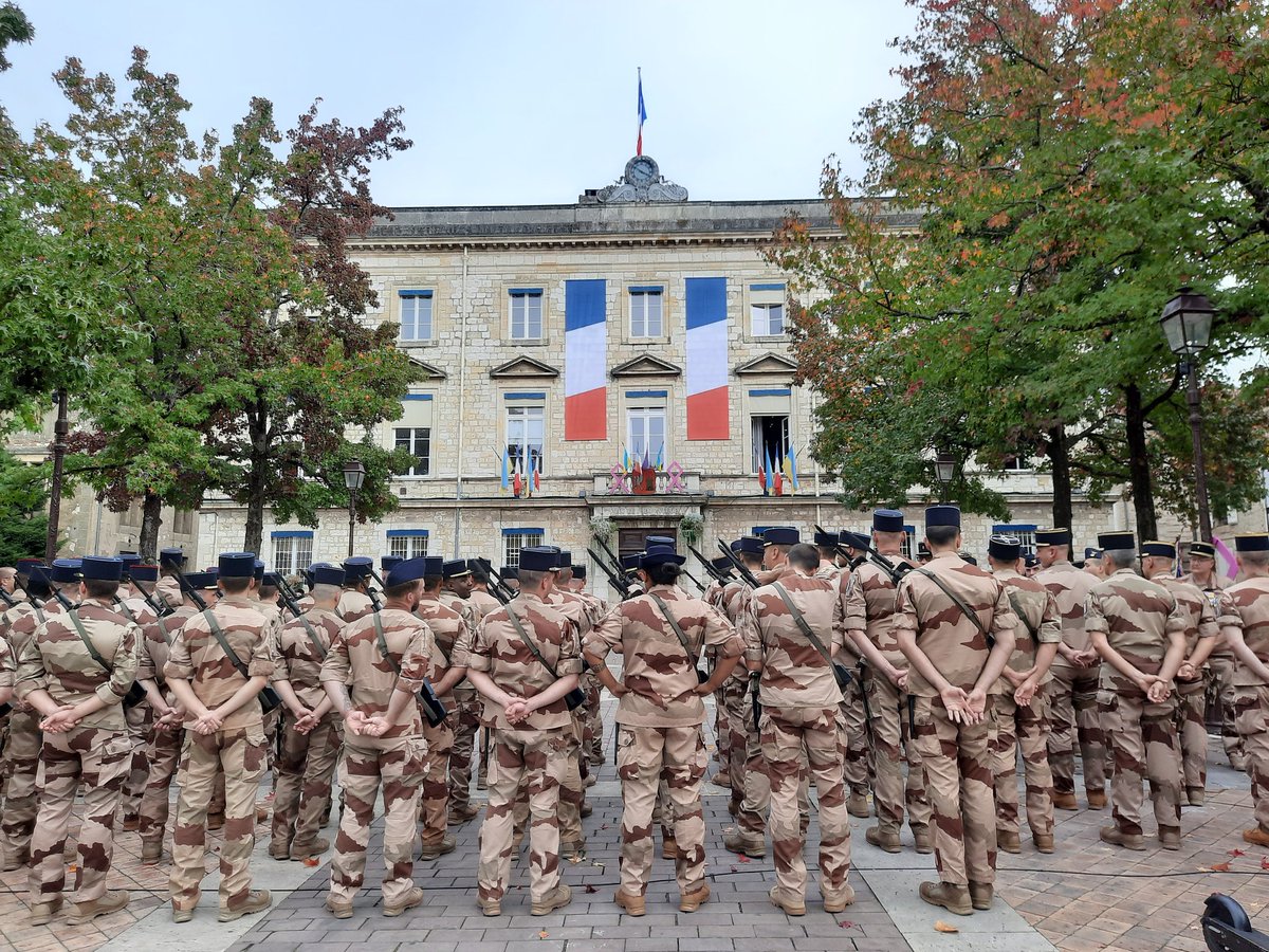 villeagen's tweet photo. 🇨🇵 Cérémonie de fin de mission du groupement Barkhane pour le @48eRT_CDC. Retour a #Agen des 98 "Léopards" engagés sur le terrain 👏 https://t.co/7ojngBemZy