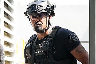 swat_deaconluca's tweet photo. βWhoa Black Bettyβ
Season 6 Ep 3 - Promo Pics 4
This Friday - October 21st!! 8/7c
@swatcbs @cbstv @sptv @SWATWritersRoom
.
.
#swat #swat2022 #swatseason6 #swatfridays #swatcbs #sptv #cbstv #promo
(S6xE03) https://t.co/Rv97cdZjUA