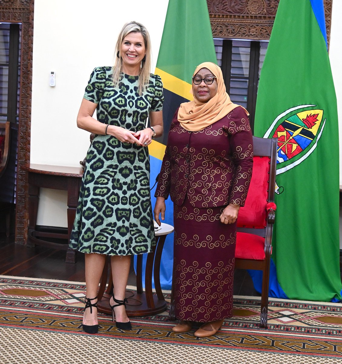 ikulumawasliano's tweet photo. Rais wa Jamhuri ya Muungano wa Tanzania Mhe. Samia Suluhu Hassan akiwa kwenye picha ya pamoja na Malkia wa Uholanzi Mhe. Maxima ambaye pia ni Mwakilishi Maalum wa Katibu Mkuu wa Umoja wa Mataifa katika masuala ya Mfumo Jumuishi wa Fedha katika Maendeleo @venusnyota https://t.co/af0UIsxHoA