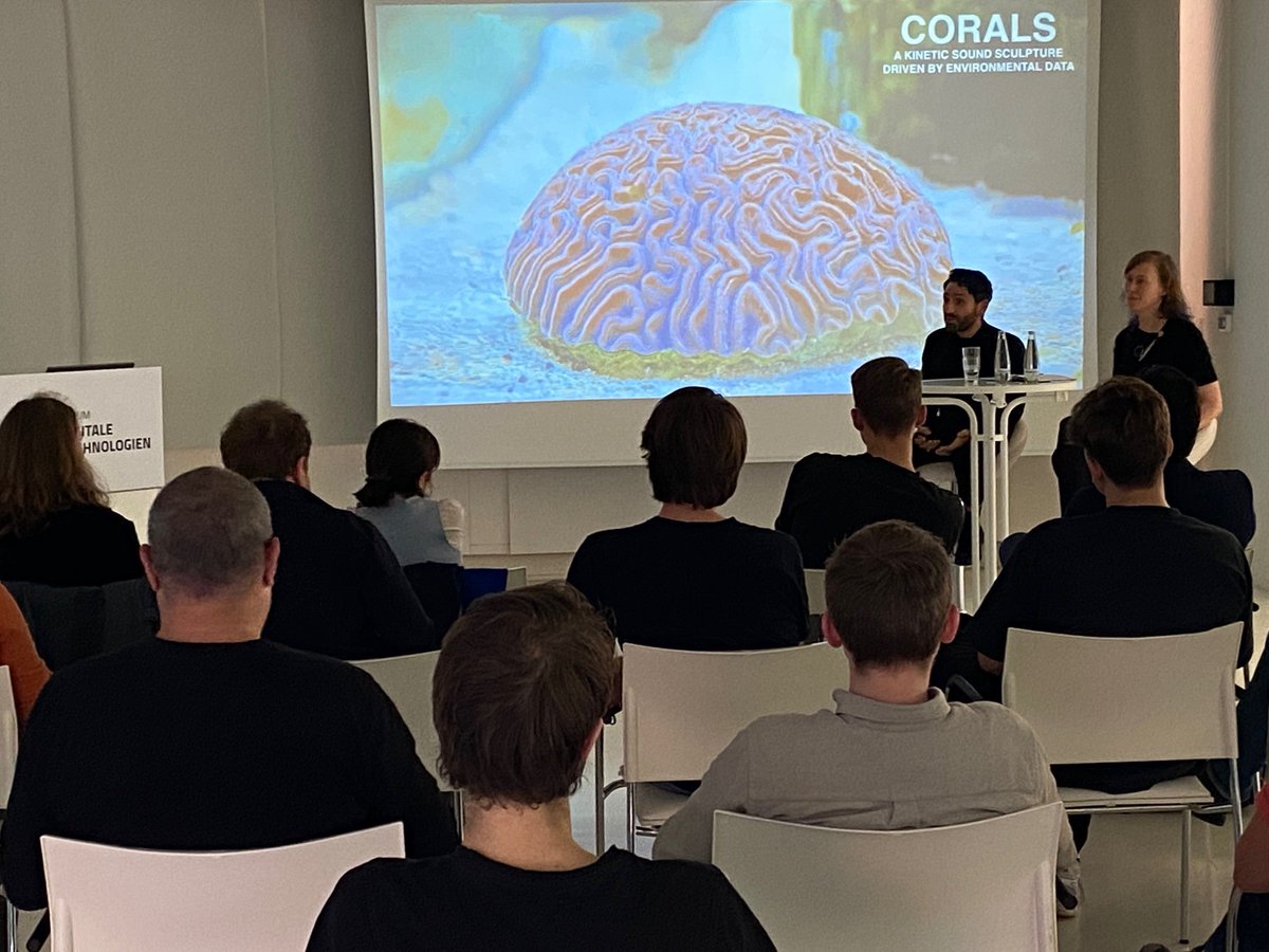 📢Official start of the #BIFOLD & Science Gallery Berlin artist in residency @FDT_Berlin: Many thanks to artist @barottimarco and curator Claudia Schnugg, who introduced the BIFOLD community to the fascinating project 'Corals'.