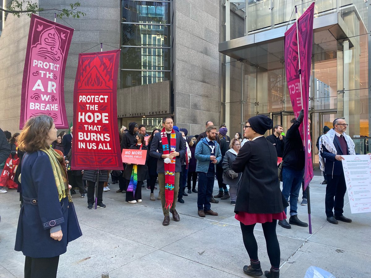 Our senior minister @RevPeggyClarke is at BlackRock’s NYC HQ today along with a coalition of faith leaders &amp; <a href="/greenfaithworld/">GreenFaith</a> to demand divestment from fossil fuels #Faiths4ClimateJustice