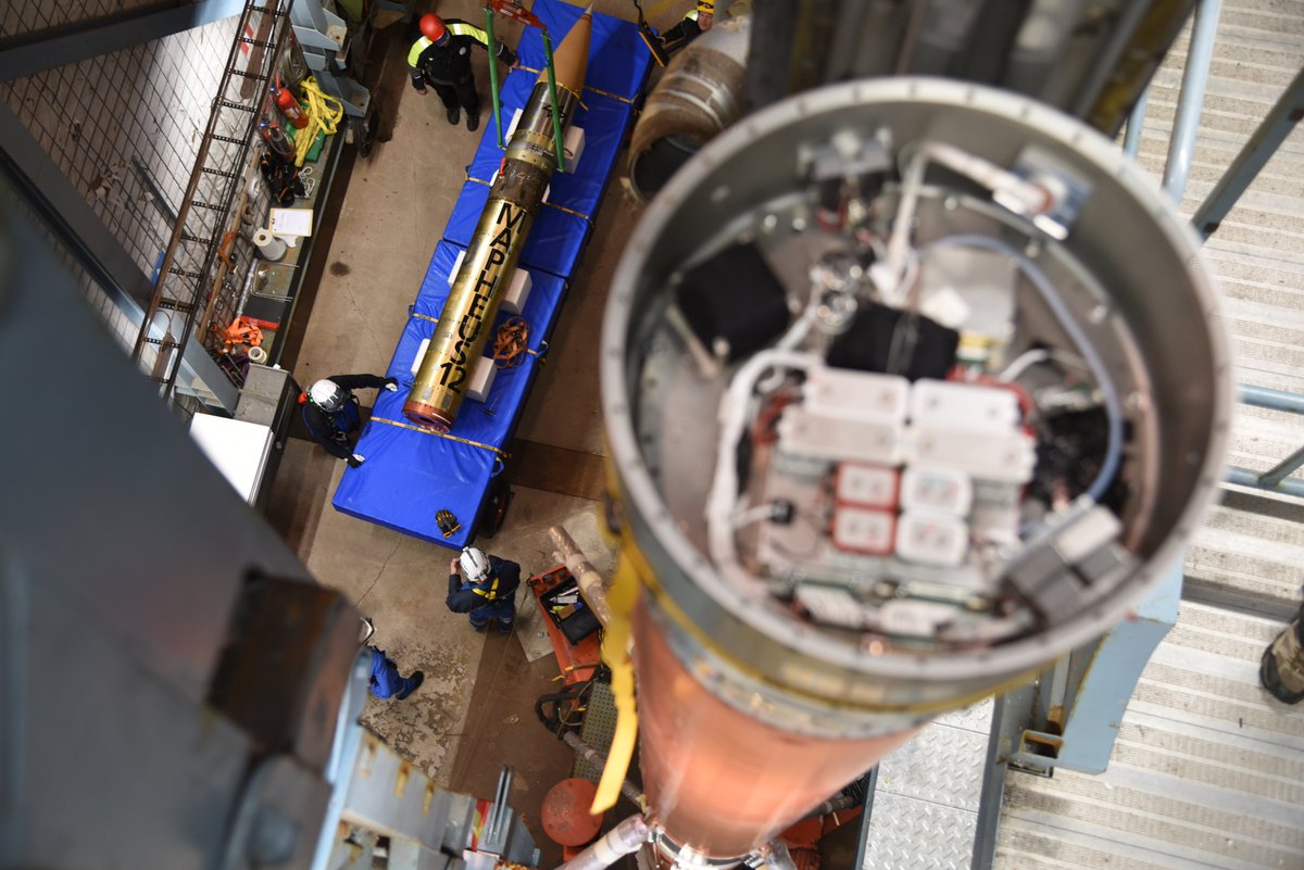 DLR_de's tweet photo. Nutzlast erfolgreich installiert! ✅ #MAPHEUS-12 wird Experimente der Physik, #Materialforschung und Luft- & Raumfahrtmedizin in die #Schwerelosigkeit bringen. 🚀 Die jährliche Flugkampagne wird von der mobilen Raketenbasis des DLR durchgeführt, #MORABA: https://t.co/WZmmwr4gbK https://t.co/yKW8W7cWAV