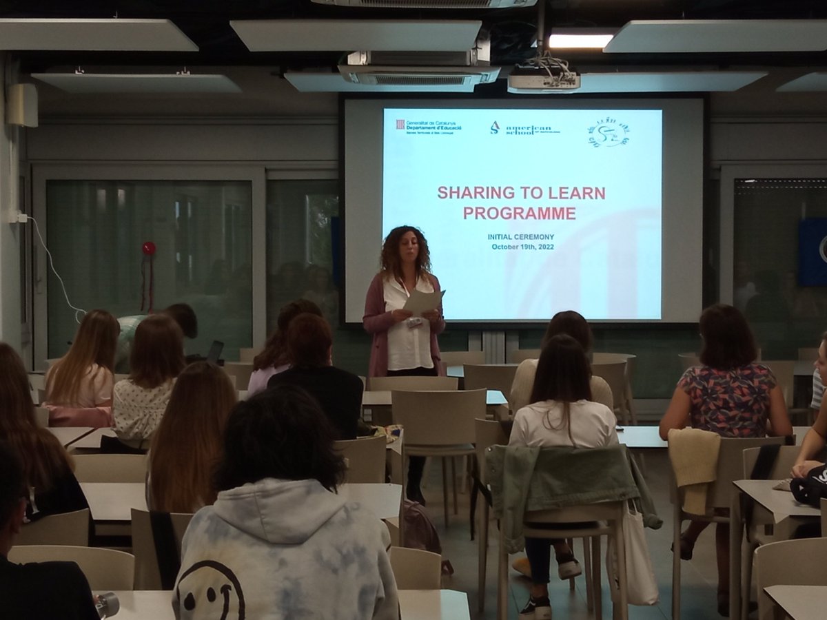 sebll8's tweet photo. Ens retrobem en la sessió inaugural del Sharing to Learn amb els centres i els Language Assistants a l'@ASBschool #stbll https://t.co/zBCm08A242
