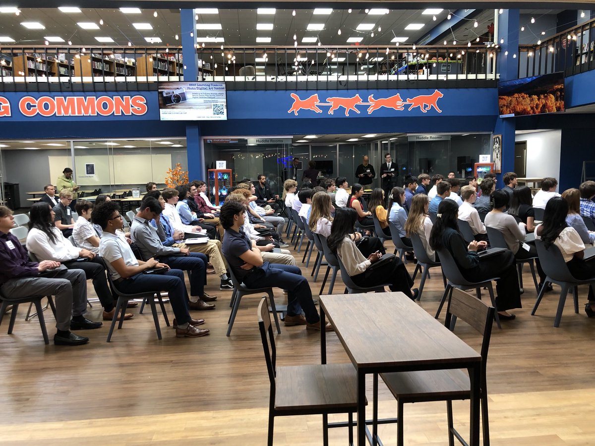 NNHSposey's tweet photo. Huskies learning that their brand matters!   #driventolearn https://t.co/2JE74GfMJz