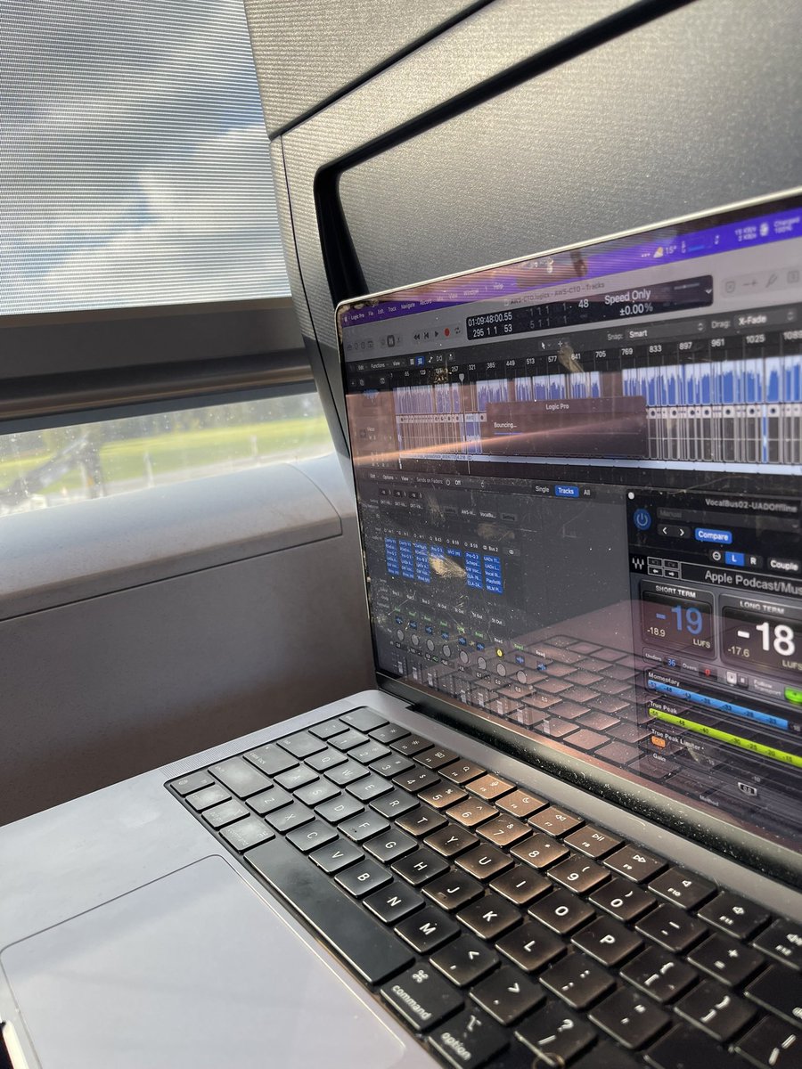 Вот так в поезде монтажим выпуск подкаста #aws :)