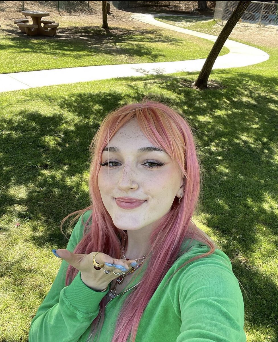 rubymaethinker's tweet image. rubymae with bangs &amp;lt;3