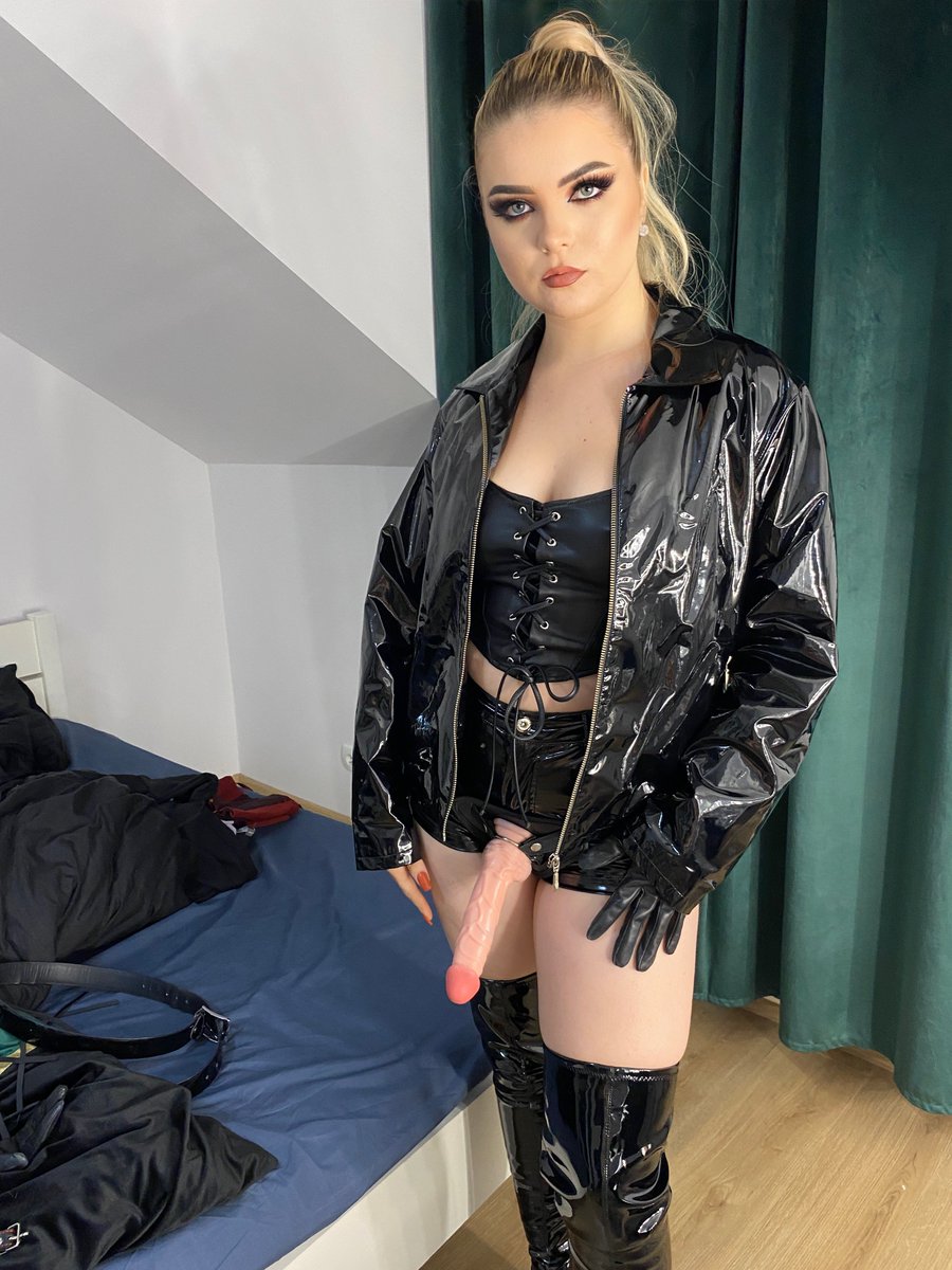Navlia4's tweet photo. follow your mistress on onlyfans

1600 pics and more 350 videos 😈

https://t.co/UjntiDFykR https://t.co/nwg5F7ZwNB
