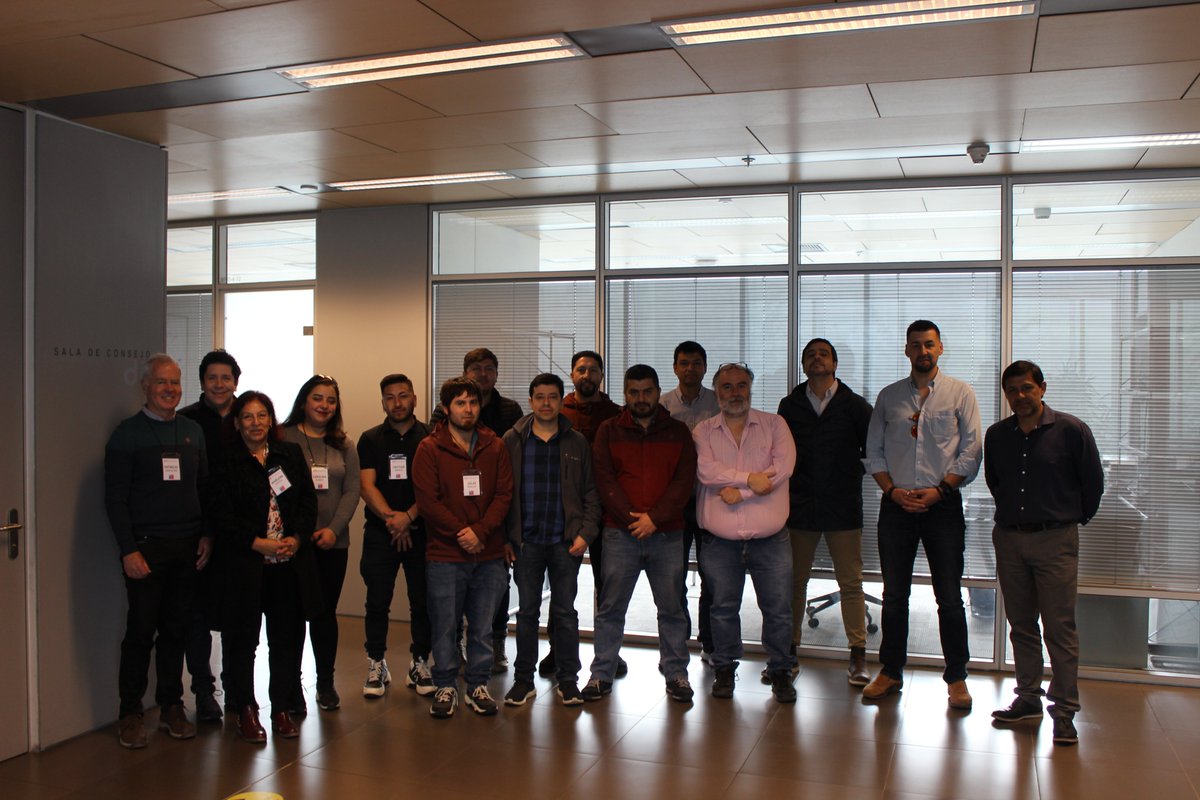 CIO_UChile's tweet photo. Se afianza colaboración para la formación de Inspectores Fiscales con la Dirección de Vialidad del @mop_chile  https://t.co/hxRdK9Zdlh https://t.co/hn8CE9mEAo
