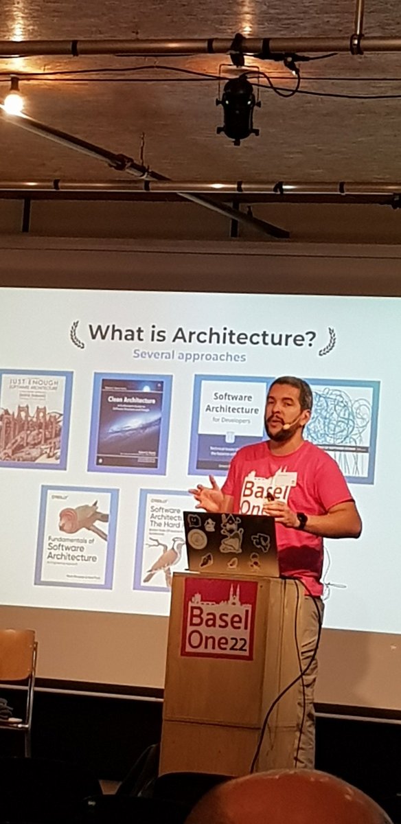 UrsulaDeriu's tweet photo. @otaviojava talking about architecture @baselone https://t.co/Qrtu0oyaGC