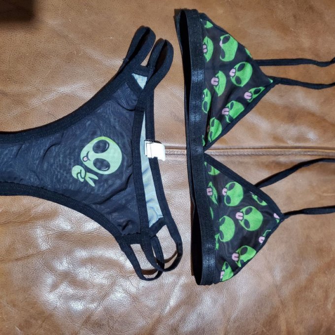 Matching Alien Set by @RaeMay420 https://t.co/Y5RjXghlVi Find it on #ManyVids! https://t.co/uioZlikq<a class="tags" href="/tag/raemay420">@raemay420</a><a href="/tag/manyvids"class="tags"><span>#manyvids</span></a>