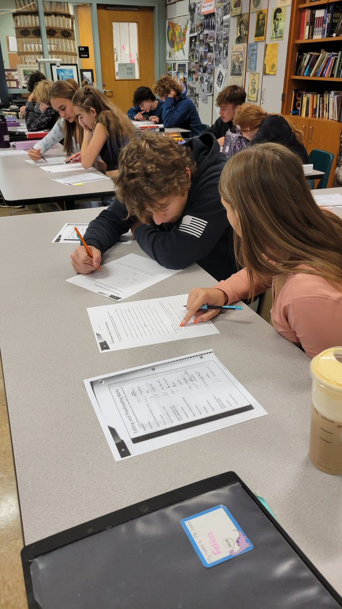 ReneeStallings4's tweet photo. Sophomores at GLSD are not sophomoric. They work to be better versions in RWSLandCT. They pay attention to details in MechanicsUsageGrammar. #GL #faithinfuture #blessed https://t.co/bR0EVPTZdc