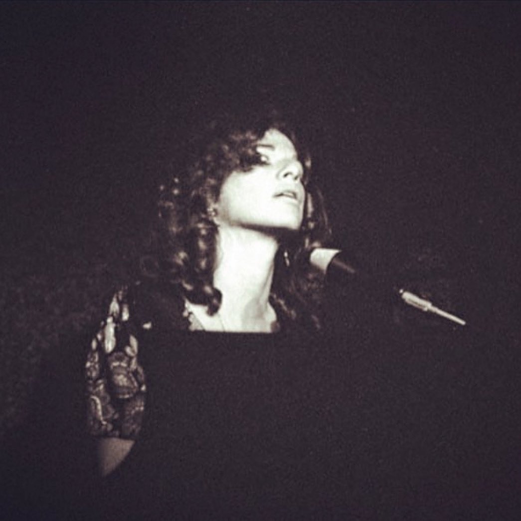 Carole_King's tweet photo. Carole at The Troubadour
May 18, 1971.
📷 Nurit Wilde https://t.co/xquoZlgIEj