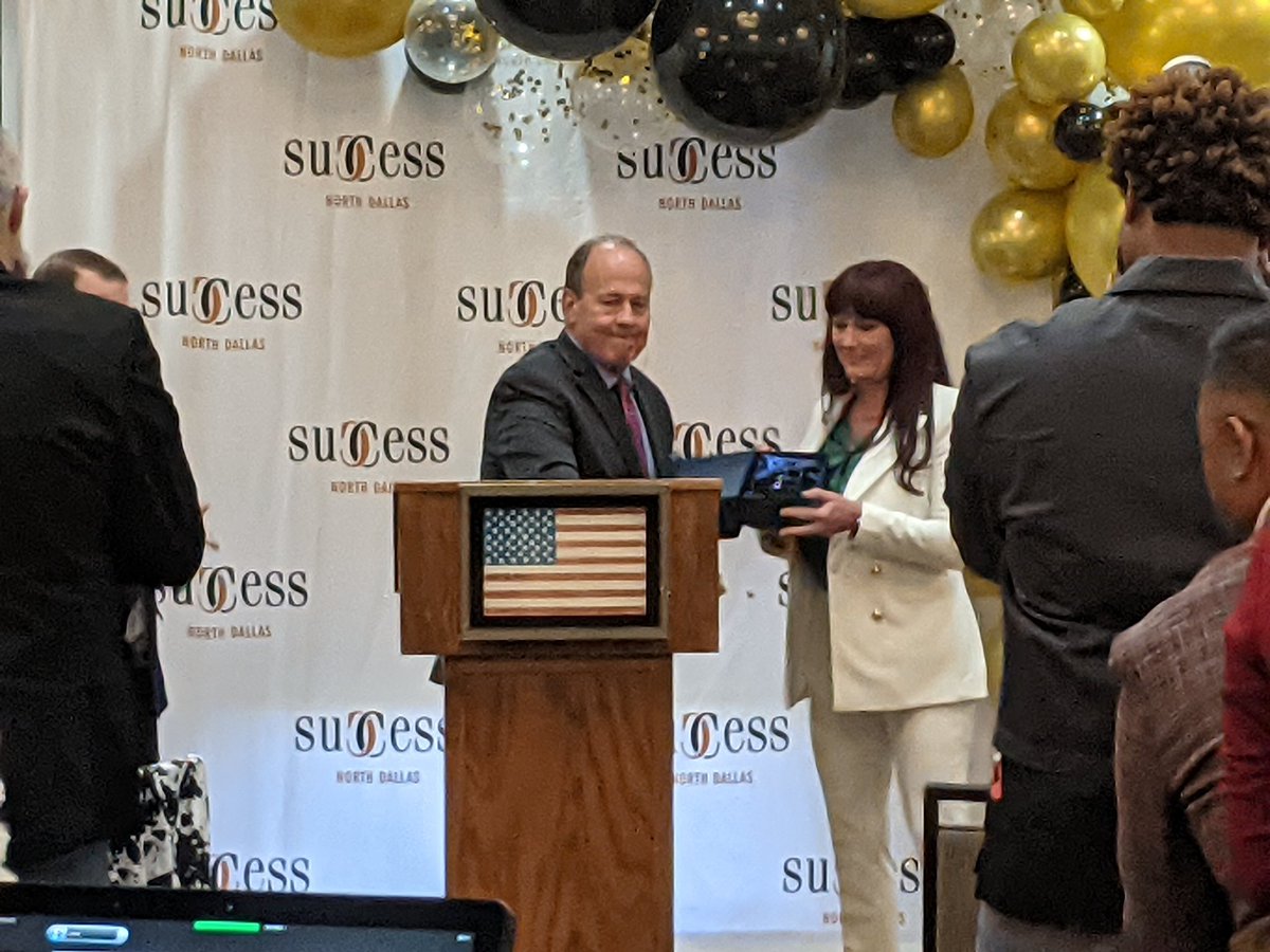 SuccessNorth's tweet photo. @billwallace1 passing the baton to Casey Hasten and Andrew Reed 

@SuccessNorth
#SND
#BestNetworkinginDFW
#34years
#Networking
#mentorship
#connecting
#passingthebaton https://t.co/PJpAo3YcFI
