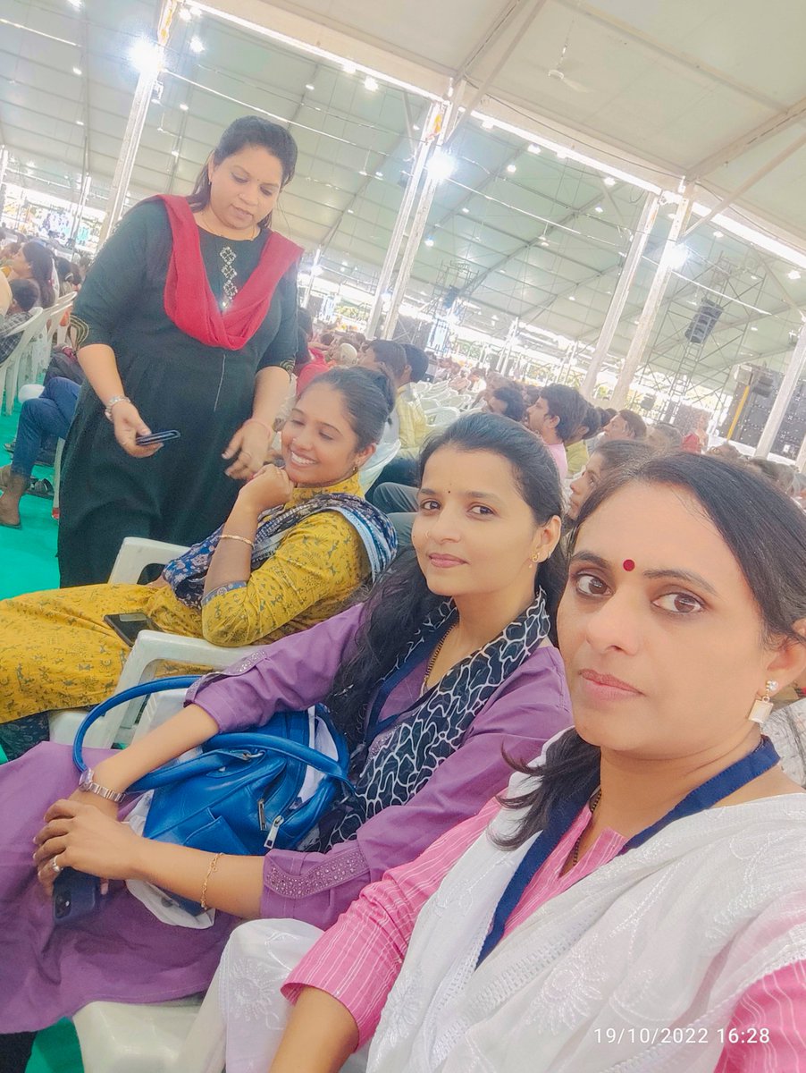 આપડા લોક લાડીલા વડા પ્રધાન શ્રી નરેન્દ્ર ભાઇ મોદી ની રાહ જોતા પડધરી વાસીઓ <a href="/narendramodi/">Narendra Modi</a>