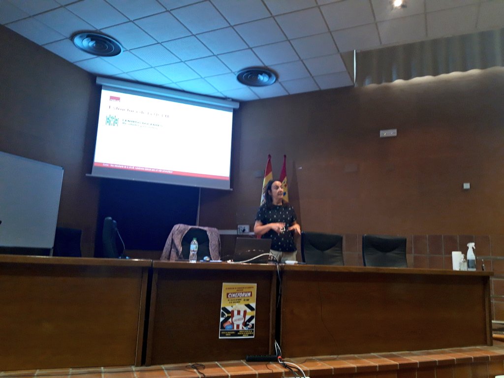 VEstudianteUCLM's tweet photo. Comenzamos curso "Soy Estudiante de la UCLM: Cuestiones básicas para mi vida universitaria" @CampusAlbacete
Gracias a estamentos participantes @VEstudianteUCLM @GeneralUclm @Igualdad_UCLM #Defensoría #SOAPP y al estudiantado inscrito para recibir píldoras formativas d 🔝interés https://t.co/omnaQfXyOa