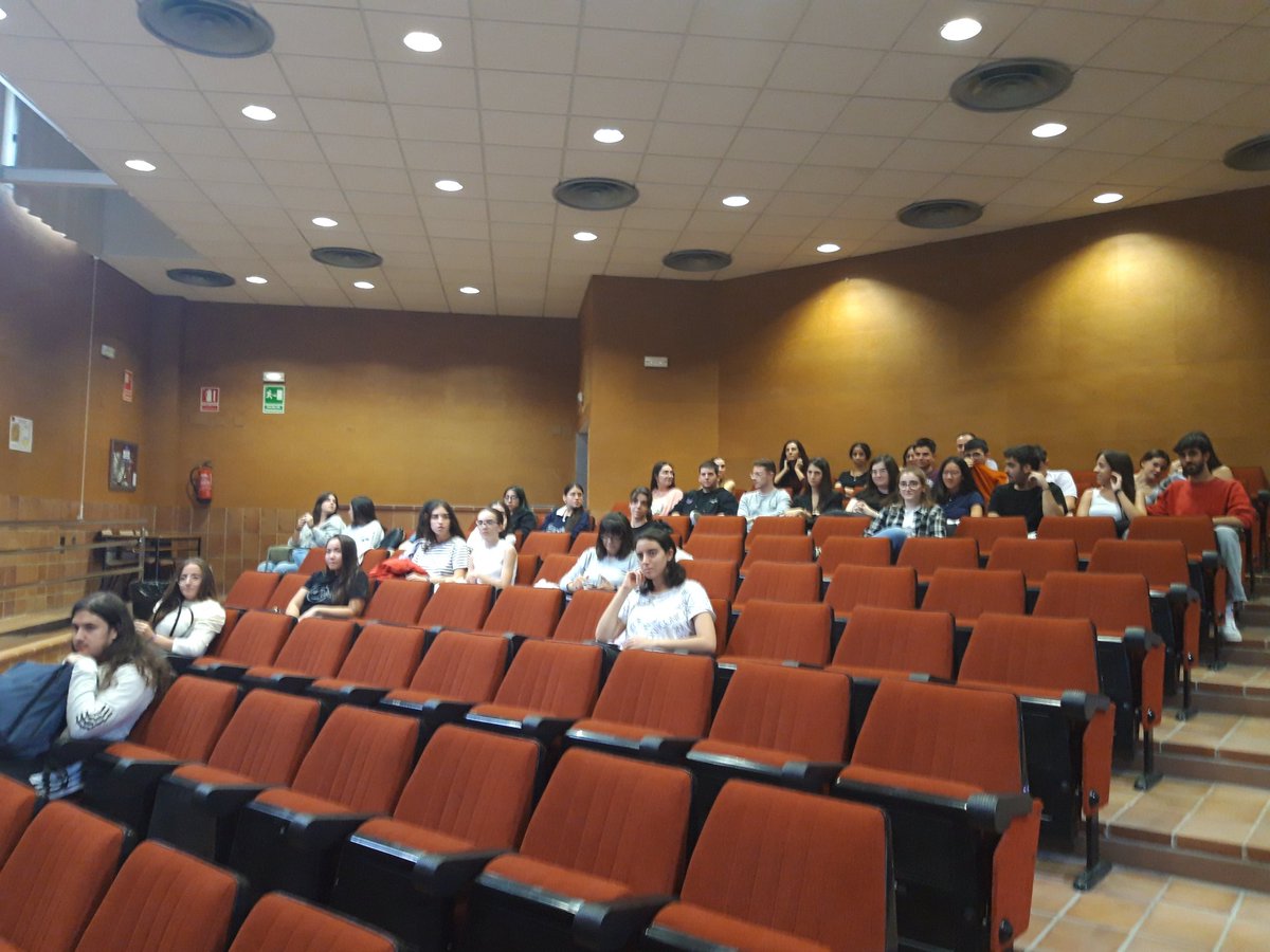 VEstudianteUCLM's tweet photo. Comenzamos curso "Soy Estudiante de la UCLM: Cuestiones básicas para mi vida universitaria" @CampusAlbacete
Gracias a estamentos participantes @VEstudianteUCLM @GeneralUclm @Igualdad_UCLM #Defensoría #SOAPP y al estudiantado inscrito para recibir píldoras formativas d 🔝interés https://t.co/omnaQfXyOa