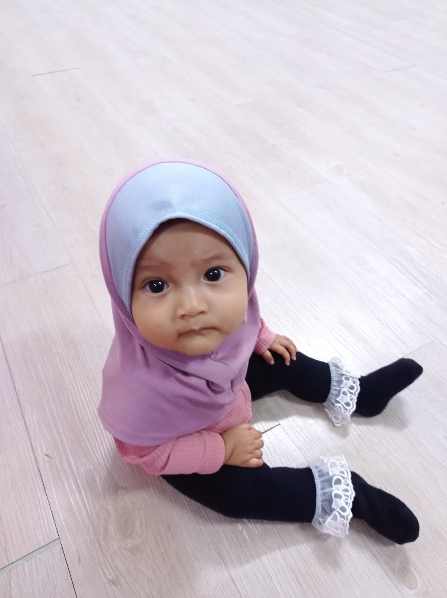 chumaaaaa's tweet photo. Anak solehah ibu ❤️. Chuha already 8 months 🙆🏻‍♀️ https://t.co/AYBAFhYLPx