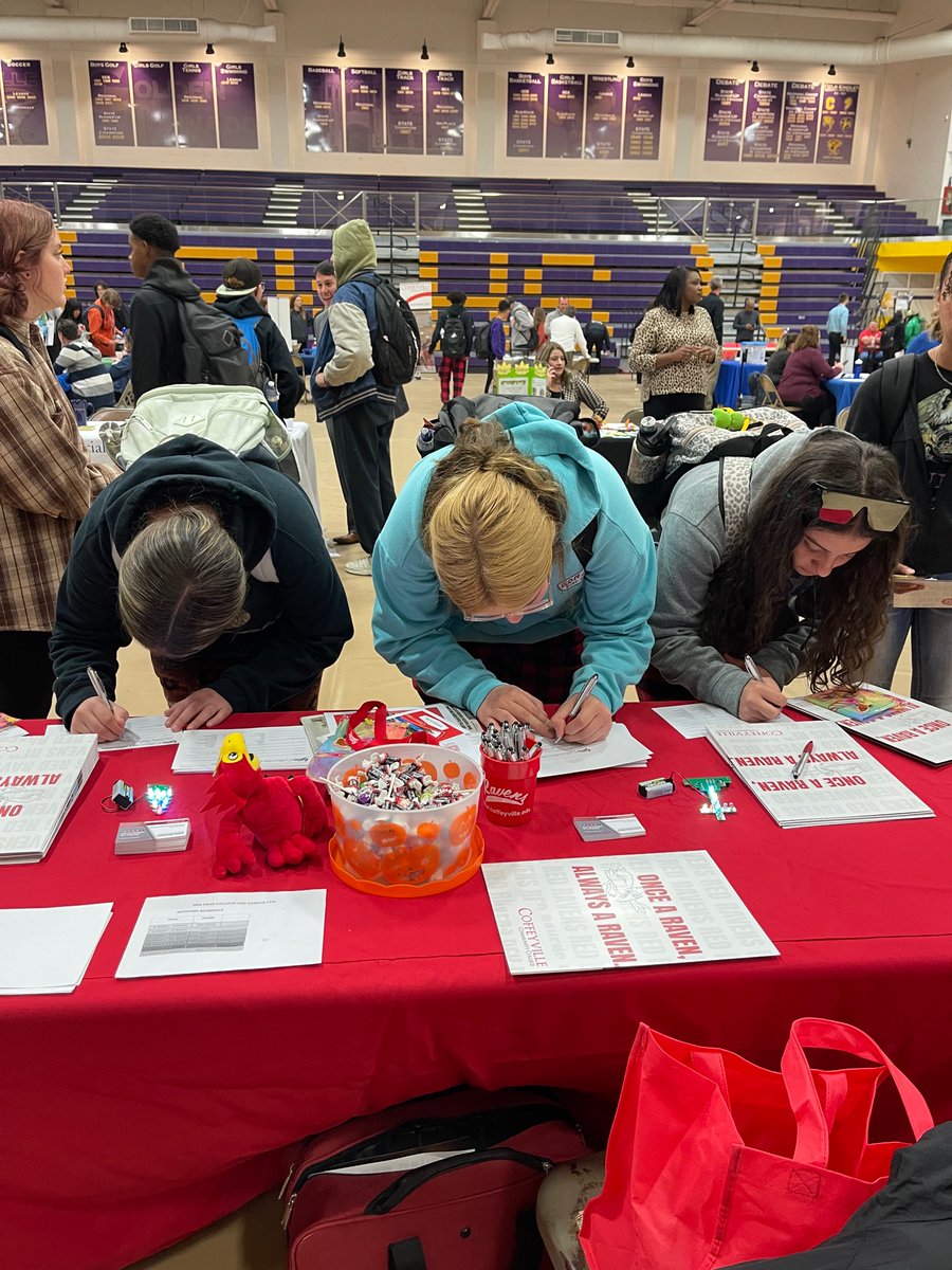 FutureRedRavens's tweet image. Love meeting #futureredravens!