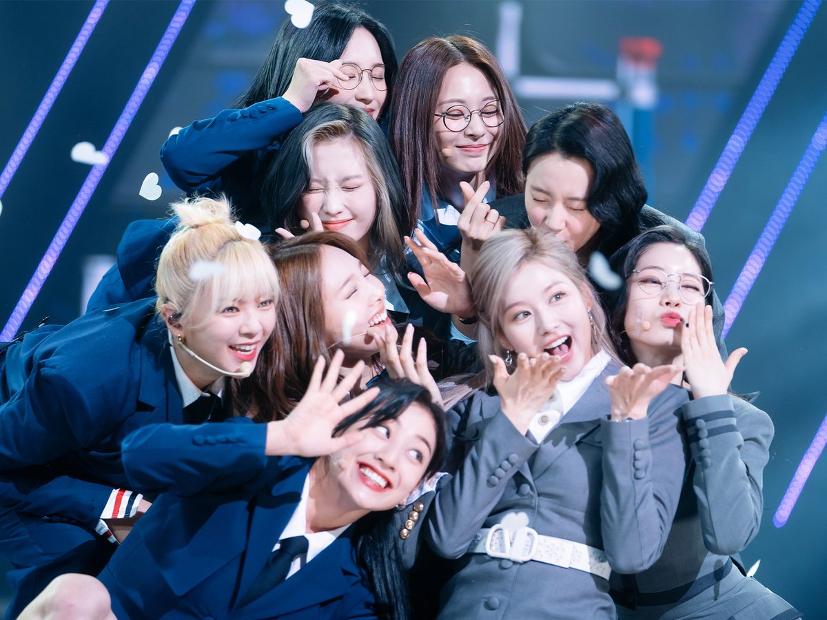 godmitzu's tweet photo. I'm so happy to have spent the last 7 years of my life with the nine of you, let's be happy and healthy together for a long time 💕 @JYPETWICE

#7YearsWith9WICE #트와이스와_원스의_소중한7년 https://t.co/YQTBa36ICL