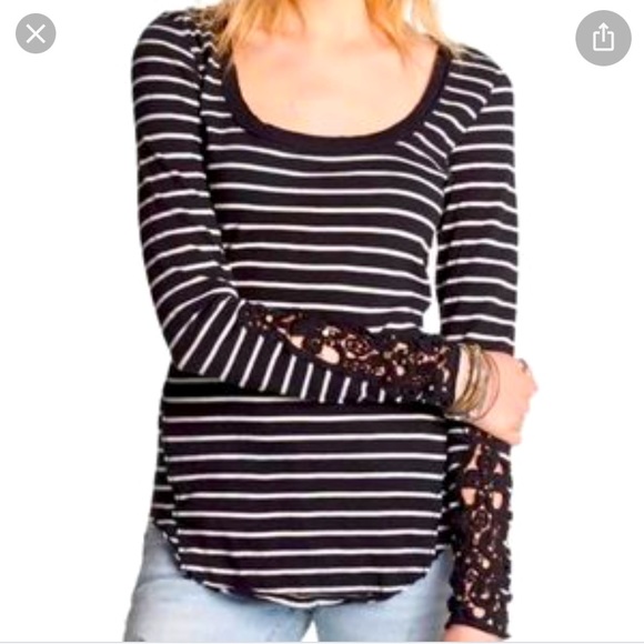 ChicPlush's tweet photo. So good I had to share! Check out all the items I'm loving on @Poshmarkapp #poshmark #fashion #style #shopmycloset #currentelliott #freepeople: https://t.co/jPCzBvYxlT https://t.co/FWXiPD8Iw2