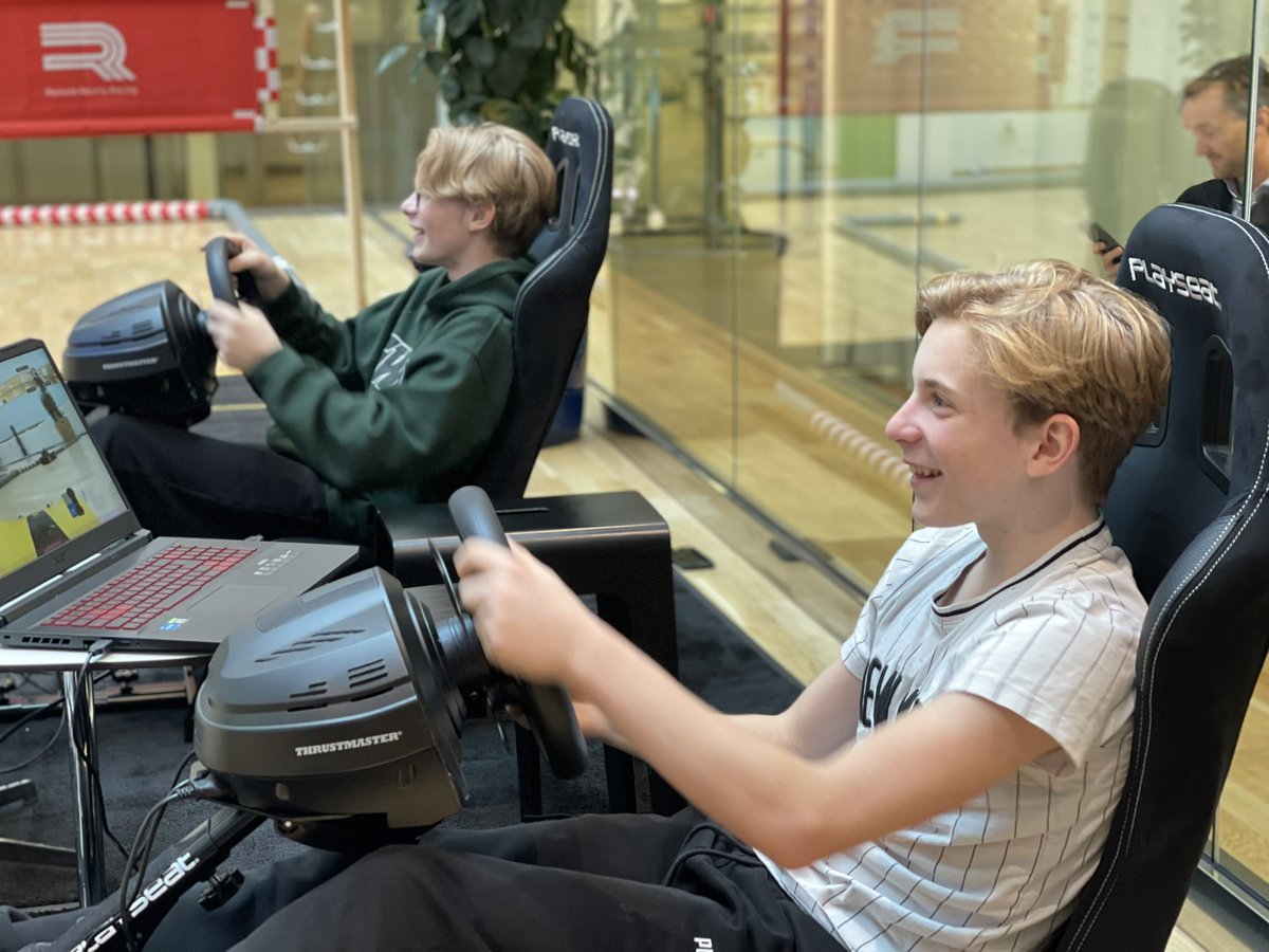 De3rOfficial's tweet photo. Brothers head 2 head #F1 #Web3Gaming https://t.co/yInhtNkuC8