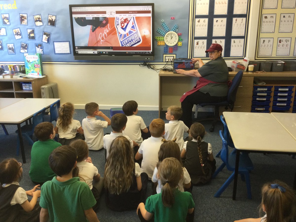 EGHighlands's tweet photo. Thank you to @LadiesinPigs and @childrensuni for a fantastic session last week, learning all about pork farming and then how to make a sausage roll! We had so much fun 🐷 https://t.co/mY0VRBciax