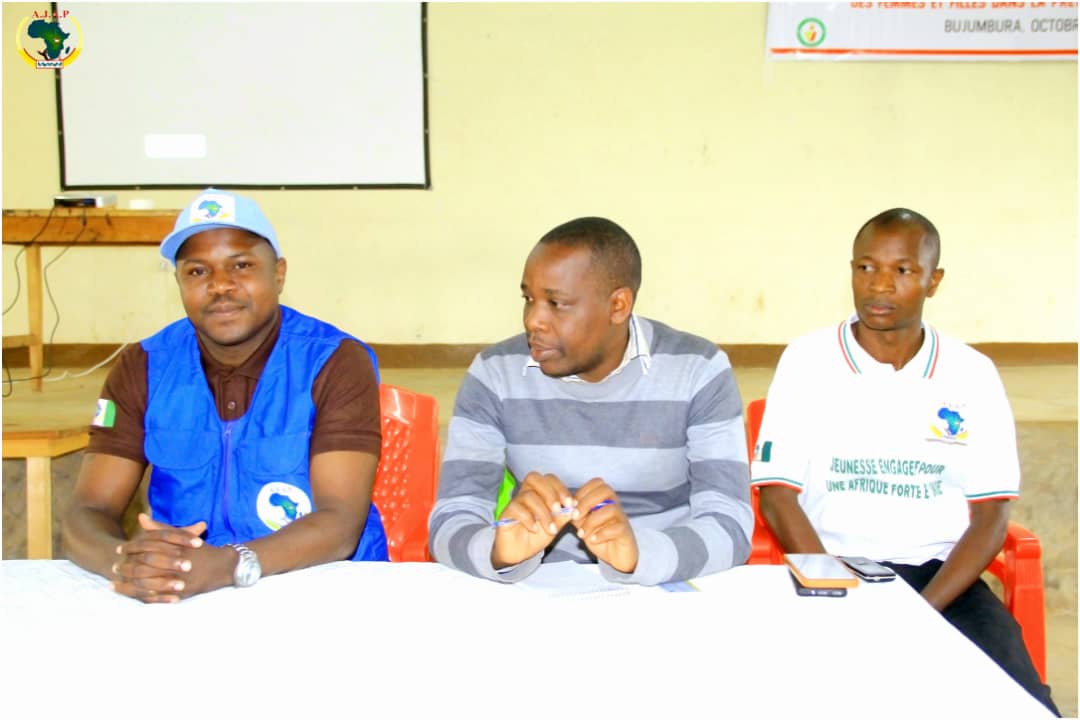 ajapafricaine1's tweet photo. #Burundi: Avec l’appui de #wphfund via #ONU_Femmes, l‘@ajapafricaine1 continue du 19-20/10/2022 la formation à l'intention des femmes et filles sur la consolidation de la paix et la cohésion sociale en commune #Mukike en @BujumburaProv https://t.co/t3HPgDRl75