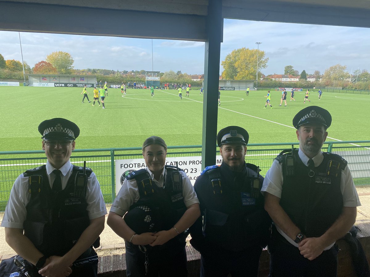 Delighted to welcome the Safe Neighbourhood Team from <a href="/MPSWelshHarp/">Welsh Harp Police</a> at SJP today. Really positive community engagement. Thank you for taking time to speak to so many local residents. <a href="/HendonFC/">Hendon Football Club</a> @EdgwareFC