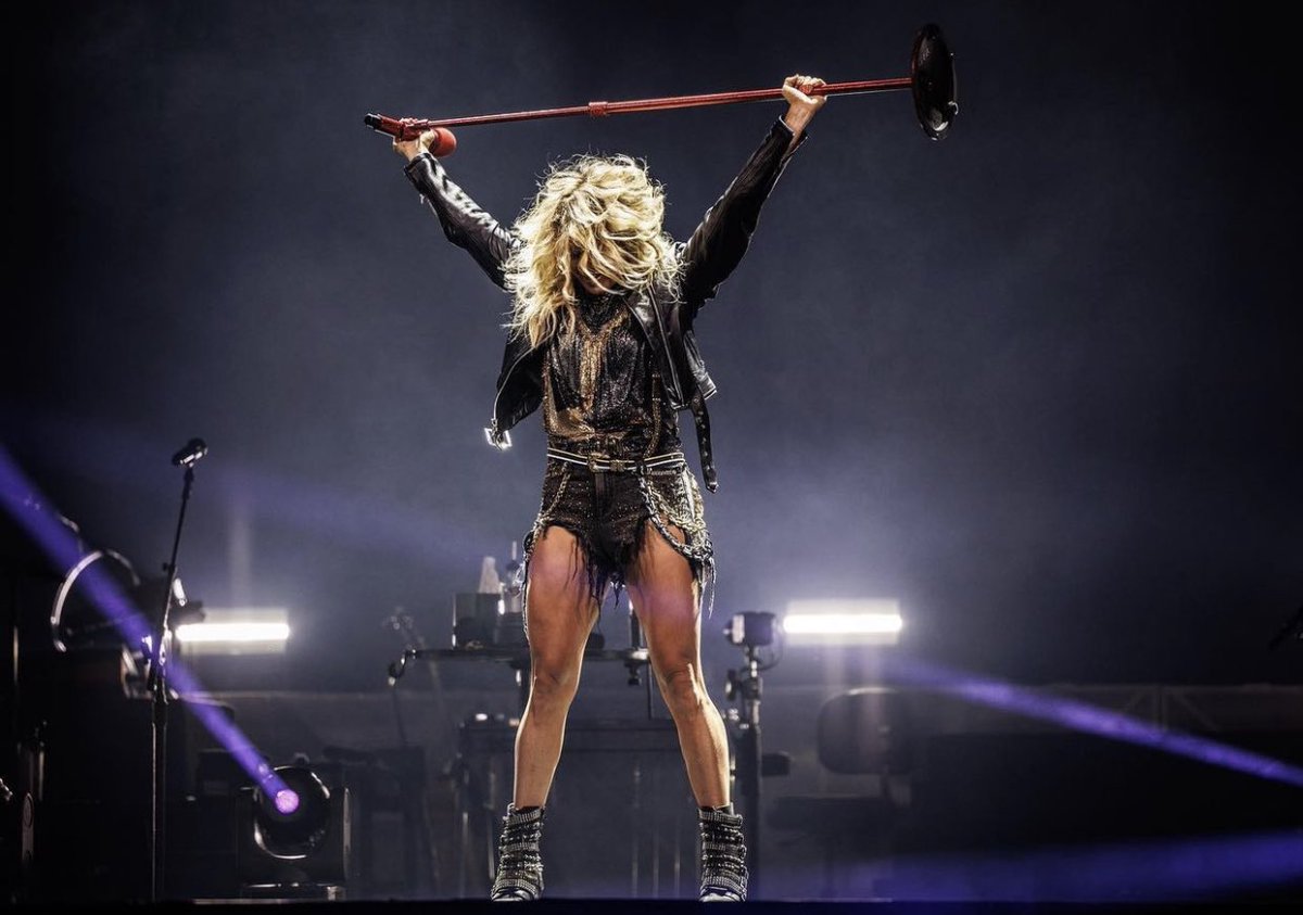 JoJo46elmo's tweet photo. #Vote CARRIE UNDERWOOD #FavoriteCountryFemale #AMAs
RT 21 https://t.co/jo6DjiyJkX