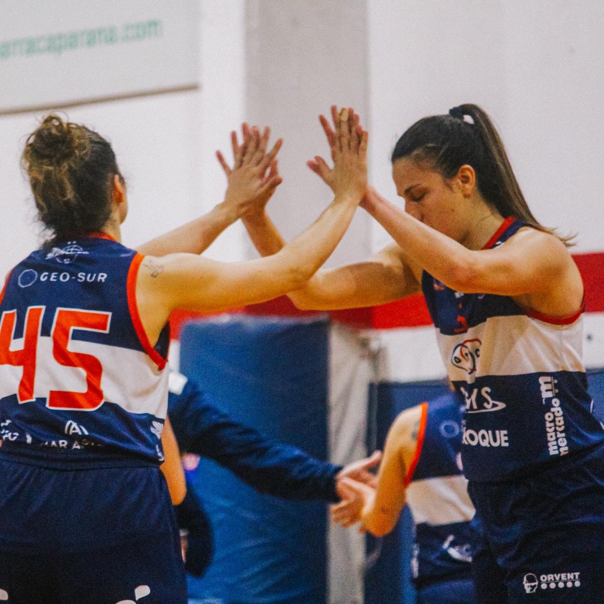 Paoferrari57's tweet photo. Hoy volvemos 💜🤍
Recta Final antes de comenzar los playoffs 🚀
Vamooos 💪🏼 @DSCbasquet
📸 @fredo
#Eldefe #laspibas #juntas https://t.co/6KB6mNgXLg