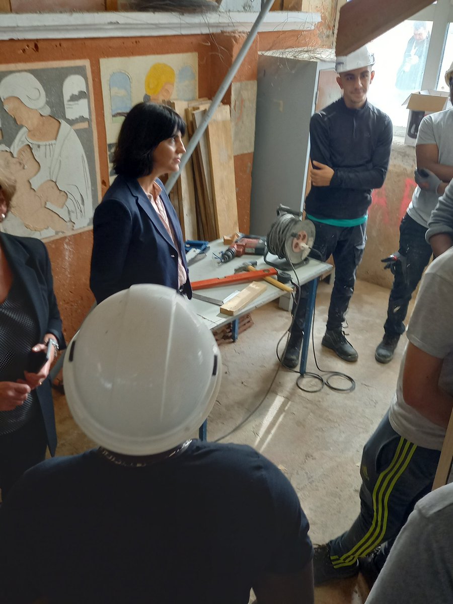 Cette après-midi visite de Mme La Préfète à l'AFPA dans le cadre de la semaine de l'intégration afin de découvrir les dispositifs HOPE,  POEI et POEC en partenariat avec #poleemploi #ofii #geiqbtp42 #akto #afpa