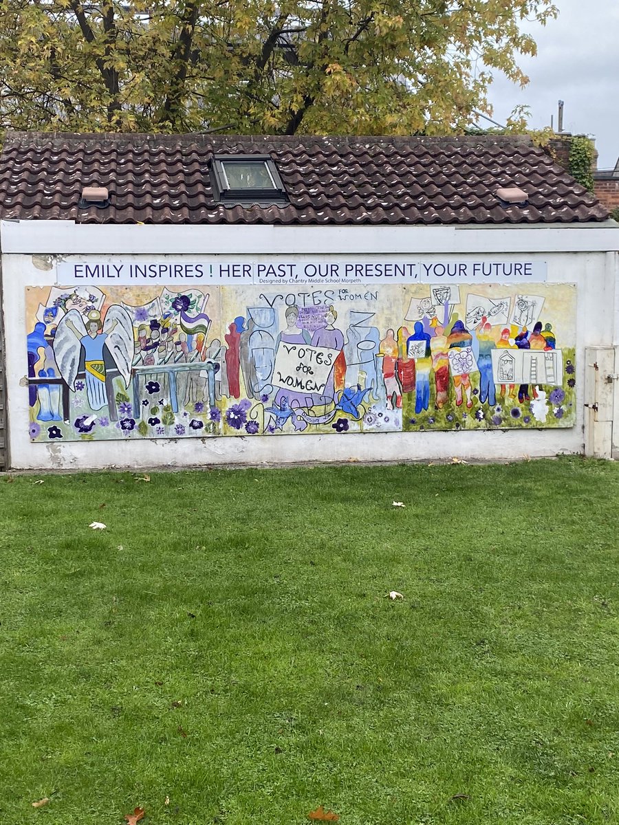 One for National and Higher History! Mrs McEwan was very happy to get a look at the statue of Emily Wilding Davison <a href="/Kilwinning_Acad/">Kilwinning Academy</a>