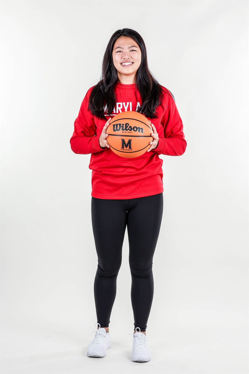 umdwbb_managers's tweet photo. Manager media shots🤩🤩 Meet your returning managers for the 2022-23 season!! From left to right: Head Manager Rachel Jaclin, Margaret Scala, Lauren Bellomo, and Sarah Peng!! Get ready for another great season❤️🏀 @rjaclin11 @margaret_scala @Sarah_Peng10 https://t.co/bWM6mLbKyV