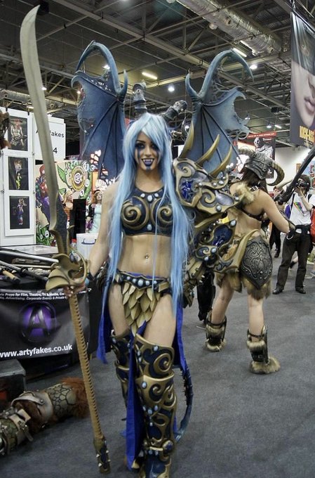 Throw back to 2013, my second year in cosplay when I brought my LARP character to @MCMComicCon   Yes<a href="/tag/cosplay"class="tags"><span>#cosplay</span></a><a href="/tag/borderlands"class="tags"><span>#borderlands</span></a><a href="/tag/moxxi"class="tags"><span>#moxxi</span></a><a href="/tag/moxxicosplay"class="tags"><span>#moxxicosplay</span></a>