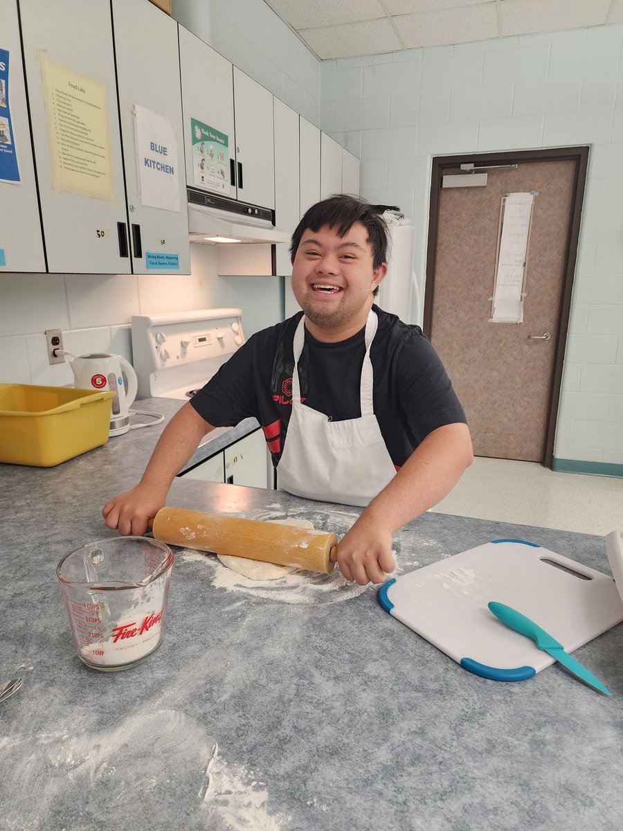 L_iliou's tweet photo. Civies day to support C.A.P. and our first day of pizza. Way to go periods 1 and 2... the classroom smells fantastic! @cnewmannews https://t.co/F6Vf5pzFCw