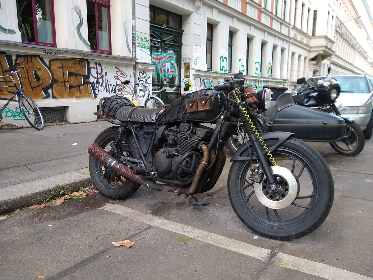RatBikeZone's tweet photo. Parked by a bus stop in Germany, had to jump off the bus & take a picture! #Yamaha #Ratbike #RoadsideFind https://t.co/SQxi5PKMSj