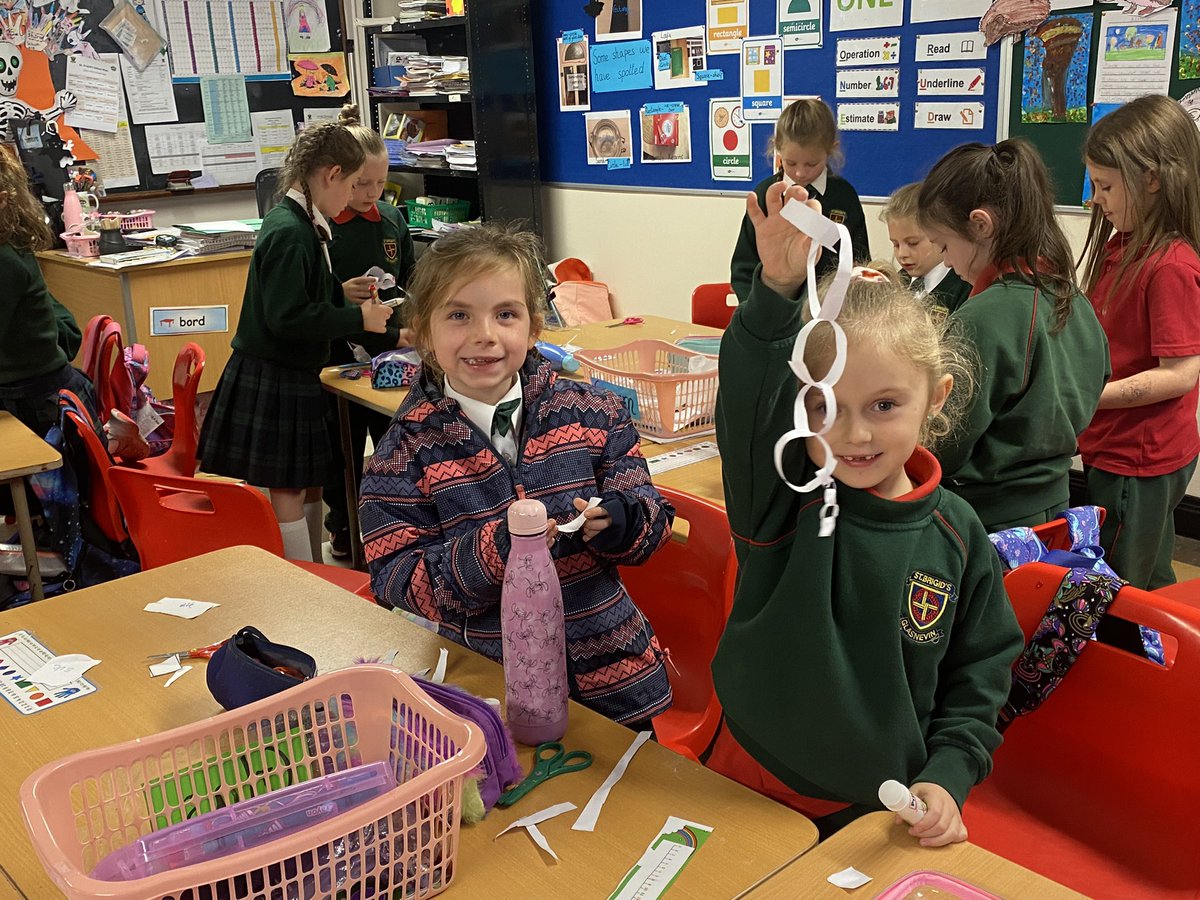 stbrigids_gns's tweet photo. First class, Room 9 have really enjoyed exploring, estimating and experimenting their way through @mathsweek #MathsWeek2022 #UseMaths https://t.co/vPMKIza0ye