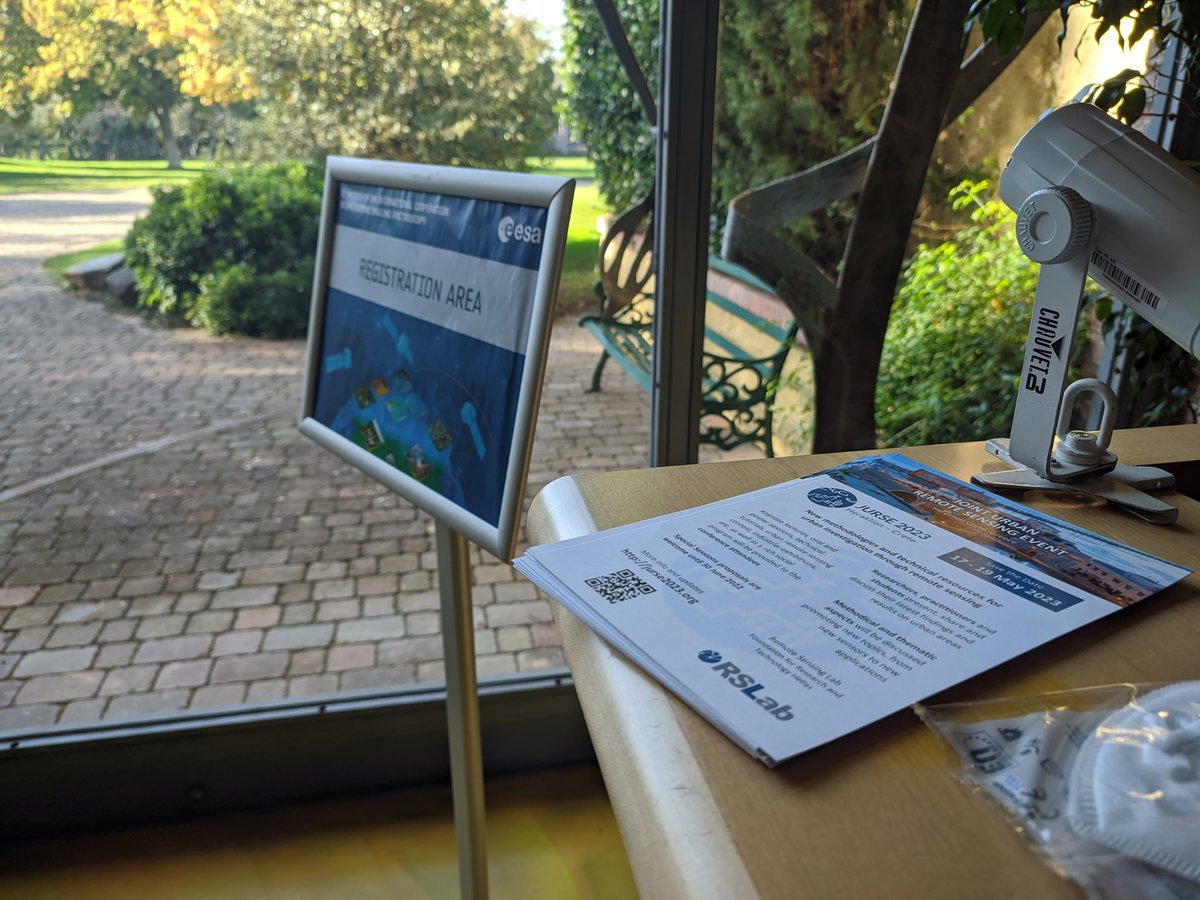SlabGr's tweet photo. We are in the #esa #hyperspectral workshop (https://t.co/IWUyCSSNTr) presenting our work for the #urban landscape of #urbisphere #cities. Three presentations solely focus on urban spectroscopy mapping and systematic hypertemporal data collection. More in the next few days! https://t.co/ZccdU9QY7U