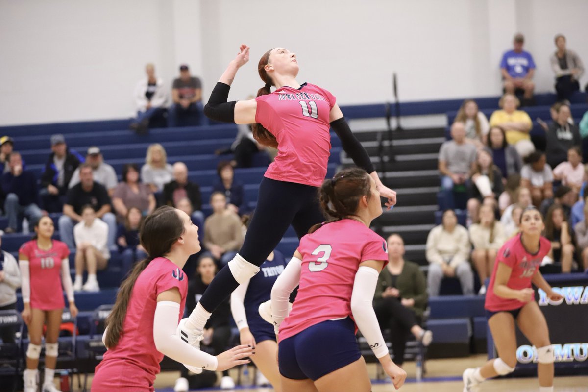 Katilyn Steffes of Iowa Central is the <a href="/gcsports/">GroupChat Sports</a> / AVCA Two-Year College National Player of the Week. She helped <a href="/TritonVball/">Triton Volleyball</a> go 6-0 last week, including wins over 3 ranked teams. In the 5-set victory vs. No. 1 Cowley, she had 32 kills &amp; 22 digs.
Release: bit.ly/3qDxved