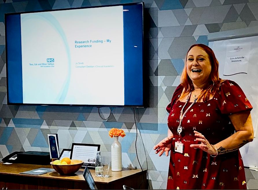 NIHR_RDSNENC's tweet photo. Thank you yet again to @Jo_AnneSmith from @TEWVresearch and @hsciResearch for sharing her funding application experiences with us all. Brilliant as always! #RDSTips https://t.co/jhMpPfKYSY