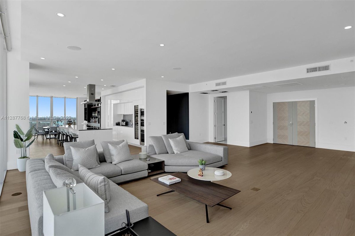 GlobaltyInvest's tweet photo. 📍330 SUNNY ISLES BLVD #5-TS04, SUNNY ISLES BEACH FL 33160
3  Beds | 4 Baths | 4900 ft²
$5,950,000 https://t.co/SanVIznNwW