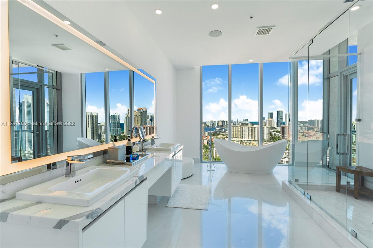 GlobaltyInvest's tweet photo. 📍330 SUNNY ISLES BLVD #5-TS04, SUNNY ISLES BEACH FL 33160
3  Beds | 4 Baths | 4900 ft²
$5,950,000 https://t.co/SanVIznNwW