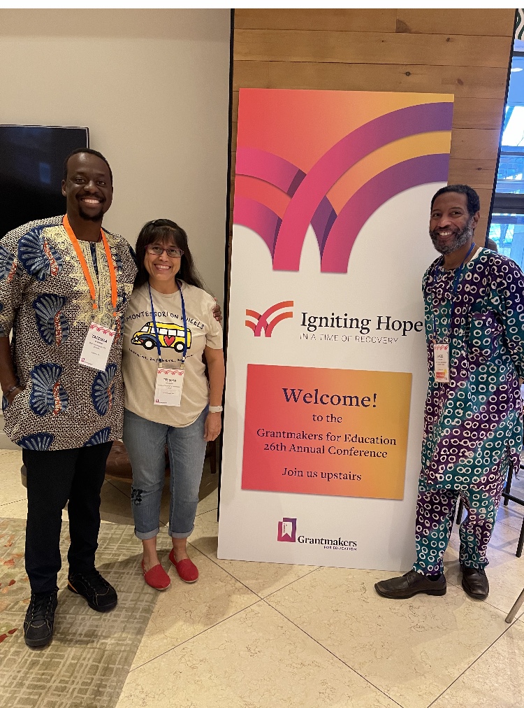 Yes! You know it’s a #GoodDay when you’re surrounded by #Dynamos like ⁦@IndigenousChLdr⁩ ⁦<a href="/montessorionwh1/">montessorionwheels</a>⁩ ⁦<a href="/BMEF2020/">BMEF</a> at day 2 4 #EdFunders22 ⁩ <a href="/KCLC6/">KeresChildren's LC</a> <a href="/britthawthorne_/">britt hawthorne (they/she)</a> <a href="/Edfunders/">Grantmakers for Education</a> @tiffanymjewell <a href="/colleenwilkin/">IKZ DIFFUSION 📺</a> @montwhitley @SarojaWarner <a href="/AMIUSA/">AMI/USA</a> #EdFundersLive