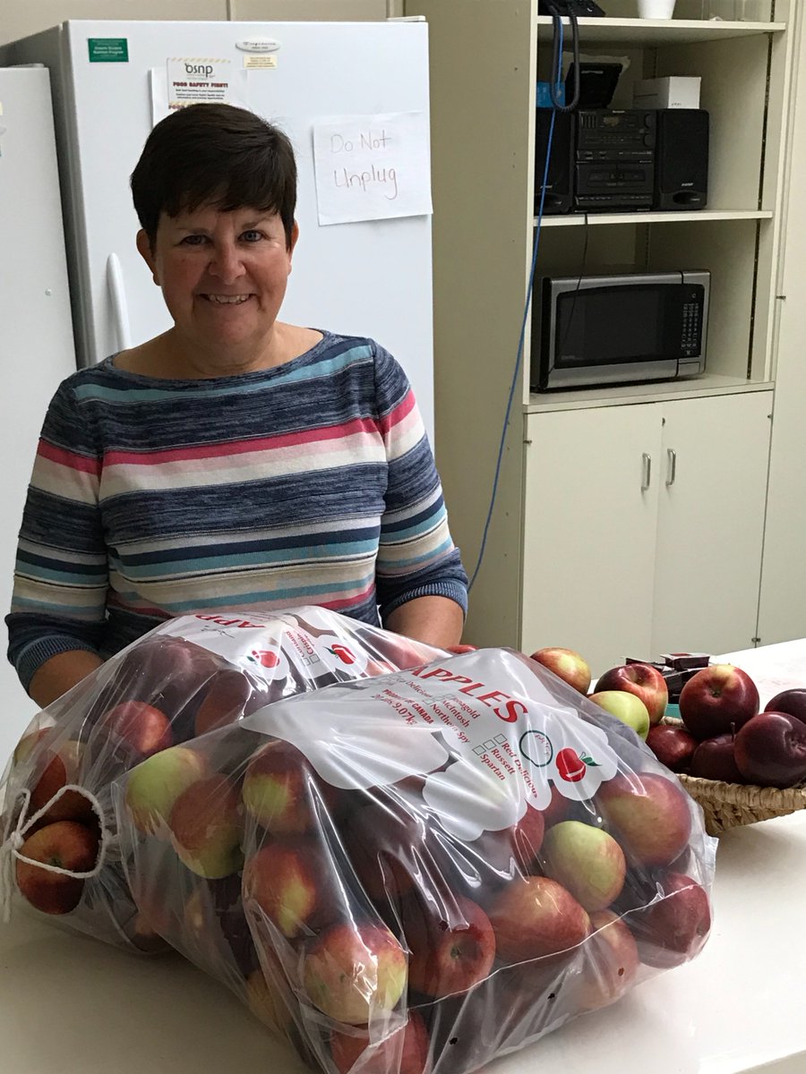 It's almost time, time to take the #GreatBigCrunch🍎 this Thursday! The scrumptious apples from <a href="/GreatLakesFarms/">Great Lakes Farms</a> have been delivered by our wonderful volunteer team and the countdown is on, 3-2-1..... Don't forget to enter <a href="/OSNPsouthwest/">OSNP - Southwest</a> contest.